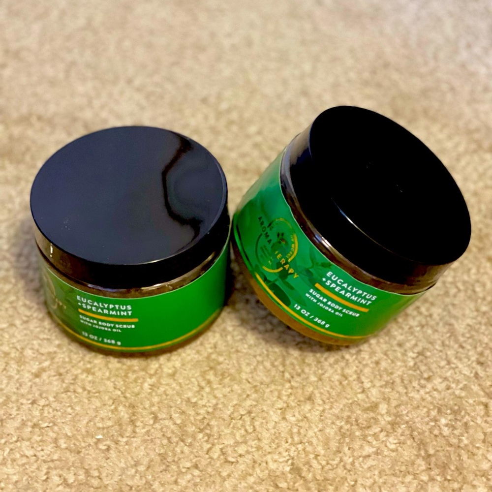 BATH AND BODY WORKS aromatherapy sugar body scrub x2